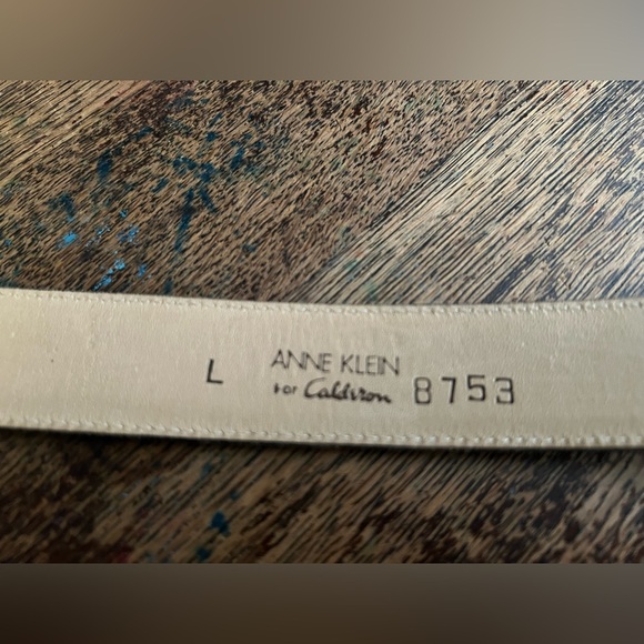 Anne Klein Cream Leather Belt - Picture 6 of 7